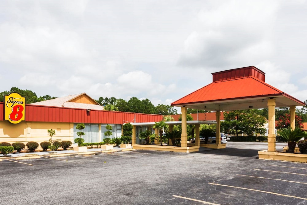 Super 8 by Wyndham Hardeeville/Savannah North 5/24