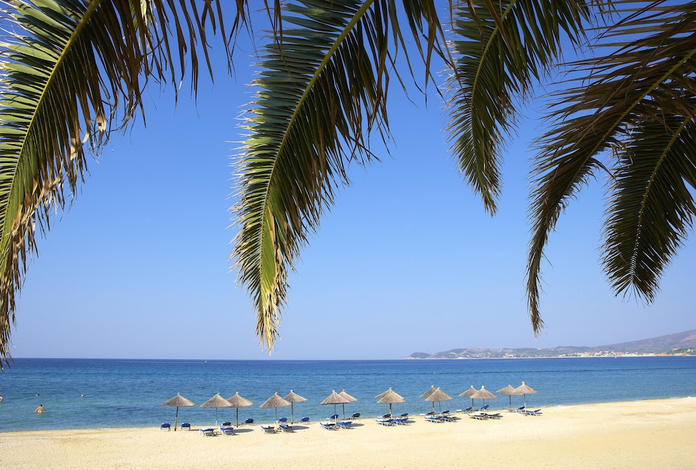 Kamari Beach Hotel 58/65