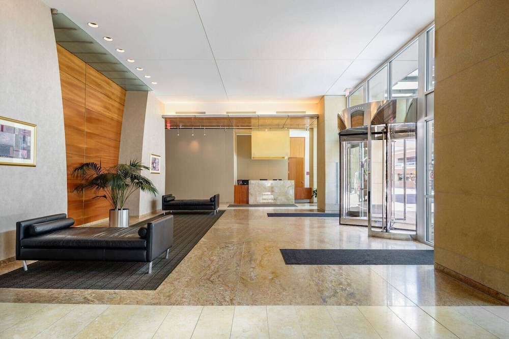 Broadway Plaza, Trademark Collection by Wyndham 5/50