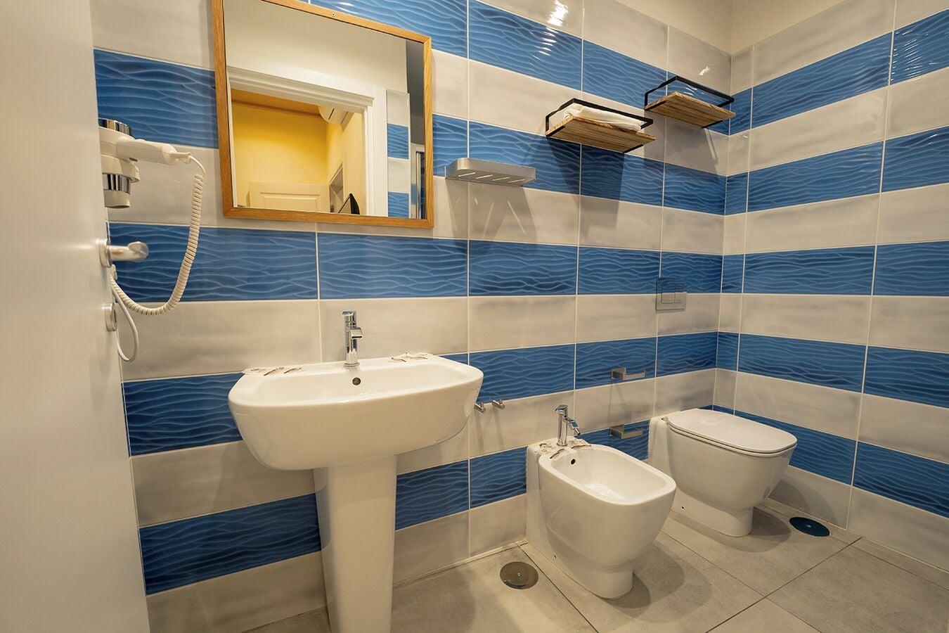 Victorian, Exclusive, Studio, Suite, Hot Tub, Annex، B&B Le 4 Stagioni Dante's Suites 2/4