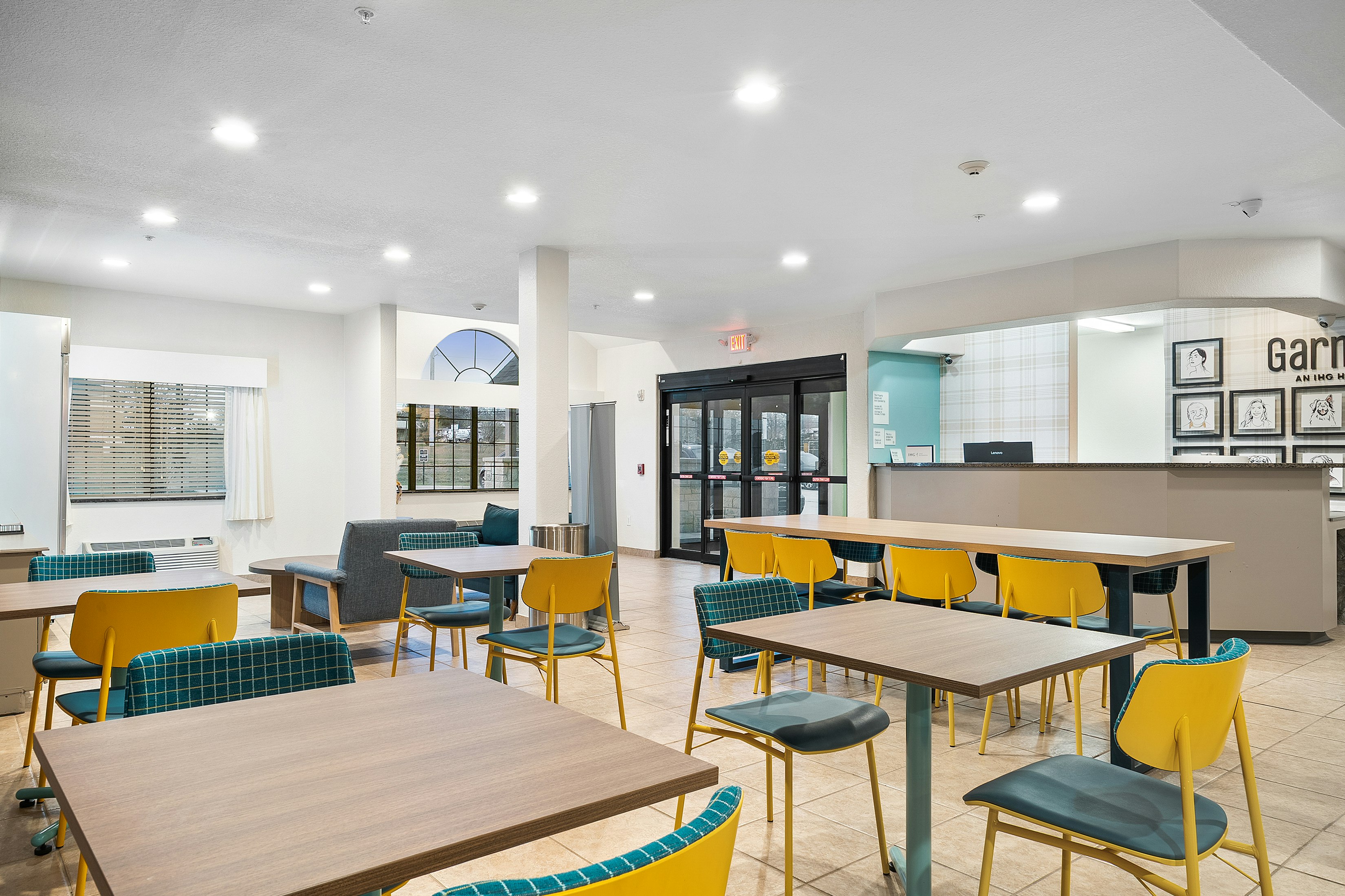 Microtel Inn Suites By Wyndham Gonzales 44/68