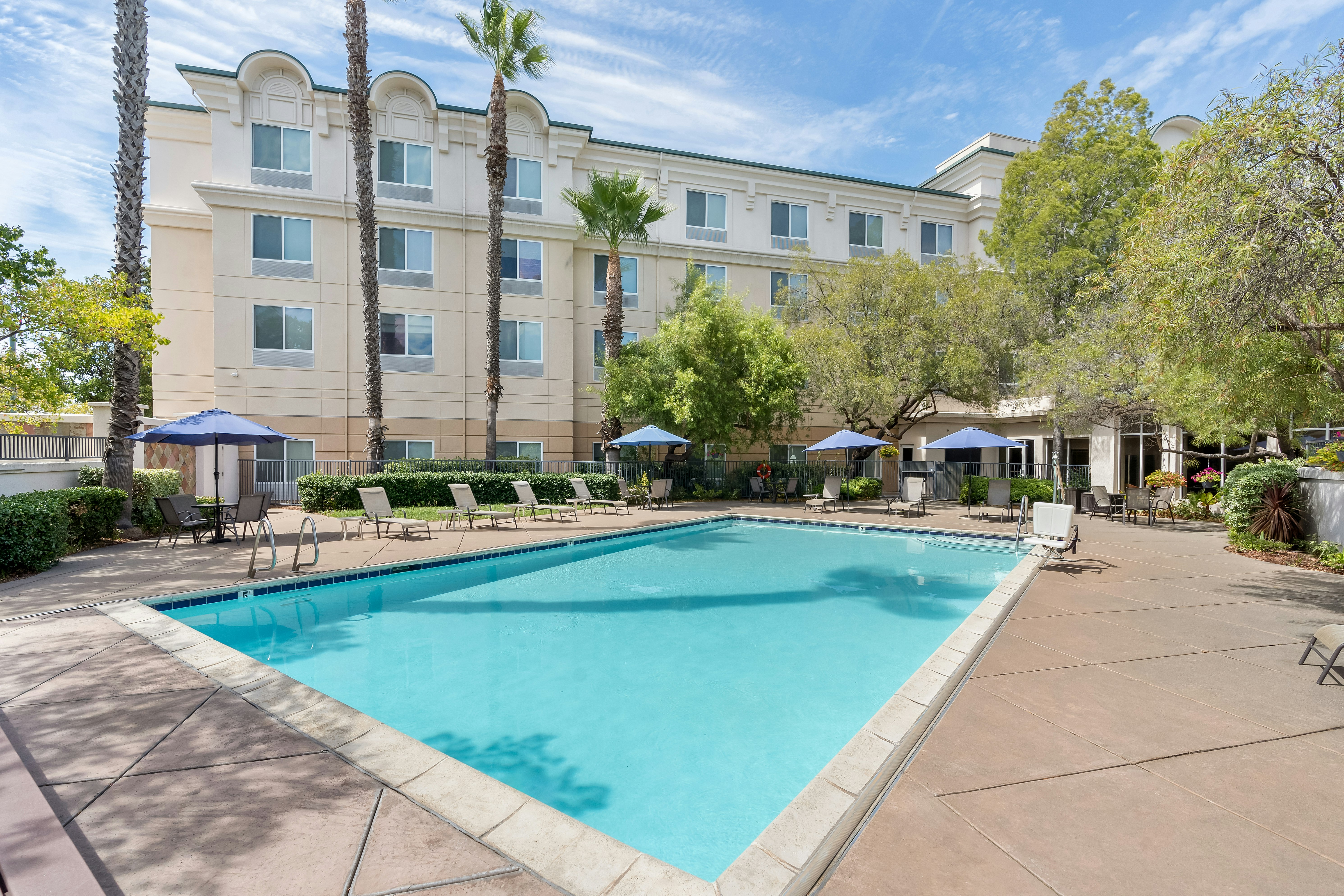 Hilton Garden Inn Fairfield 75/80