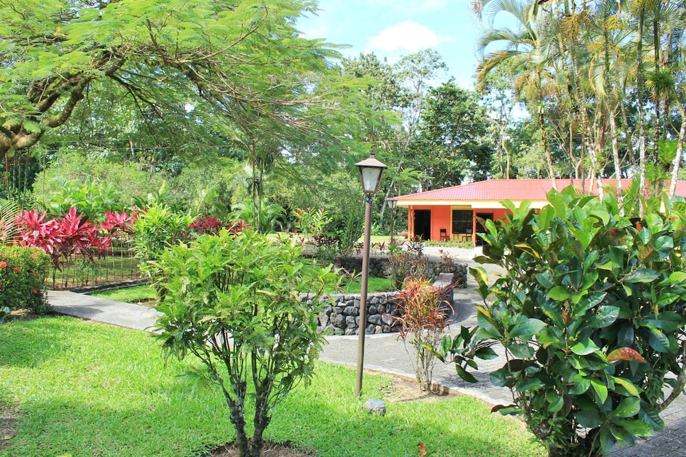 Arenal Country Inn 10/63