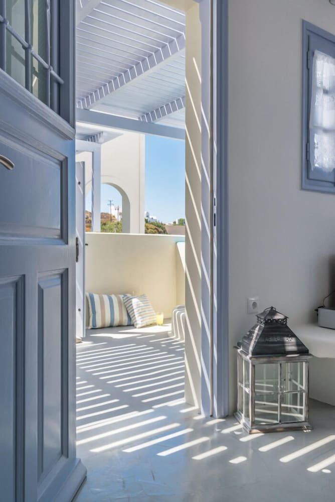 Black Diamond Suites Adults Only 6/50