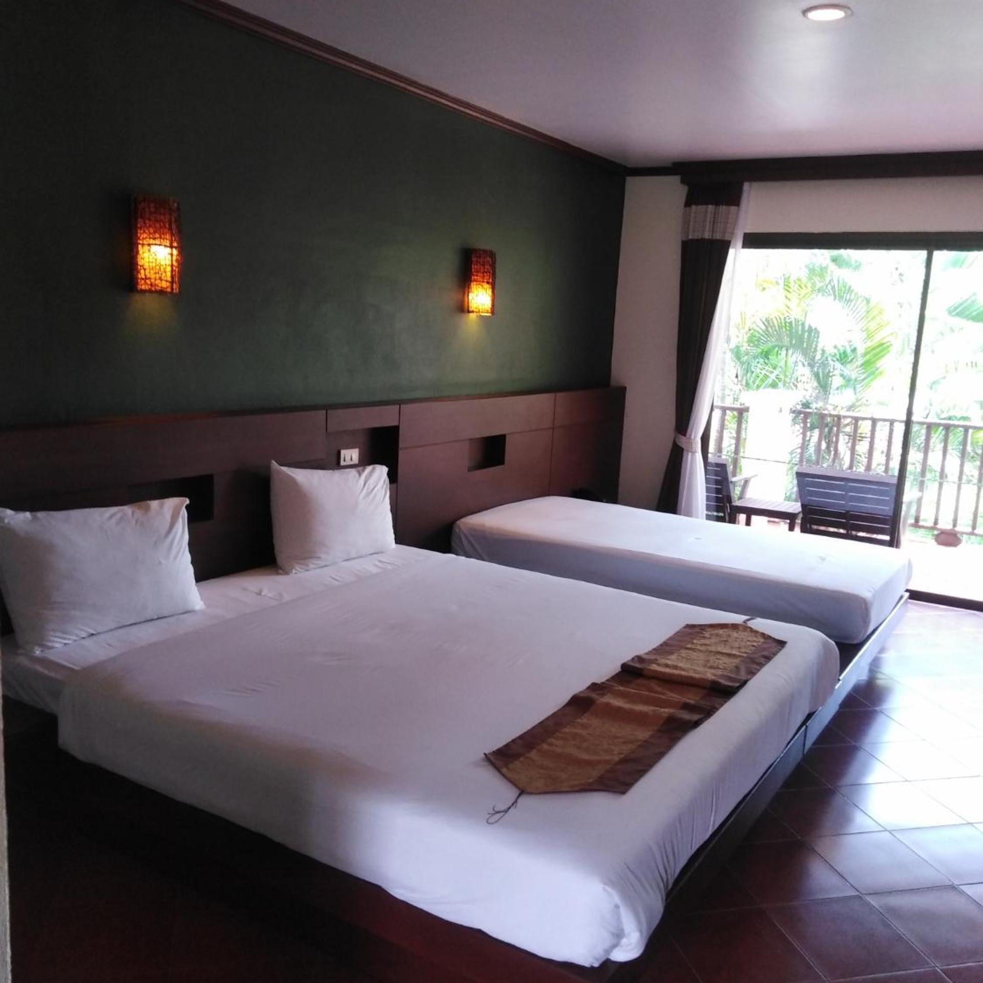 Deluxe, Double Bed, Pool View