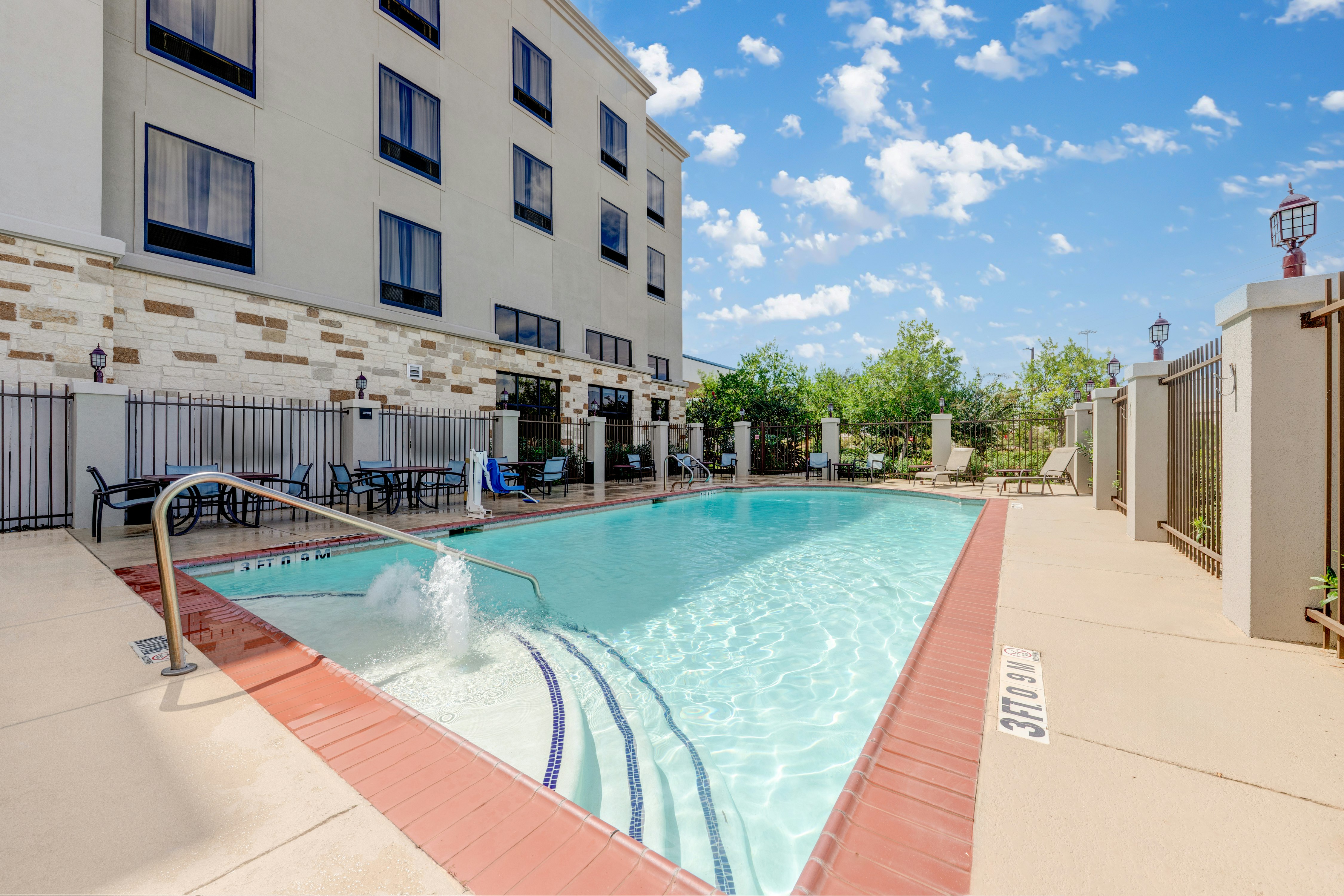 Hampton Inn & Suites By Hilton Houston/Pasadena 53/53