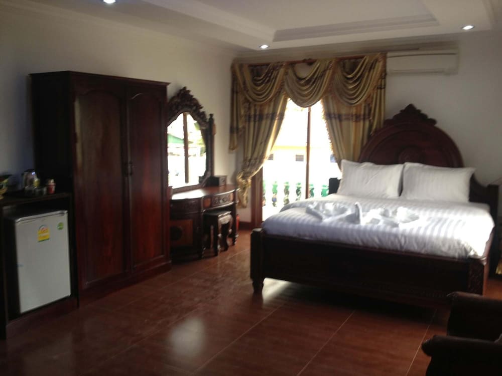 Emerald Bb Battambang Hotel 9/43