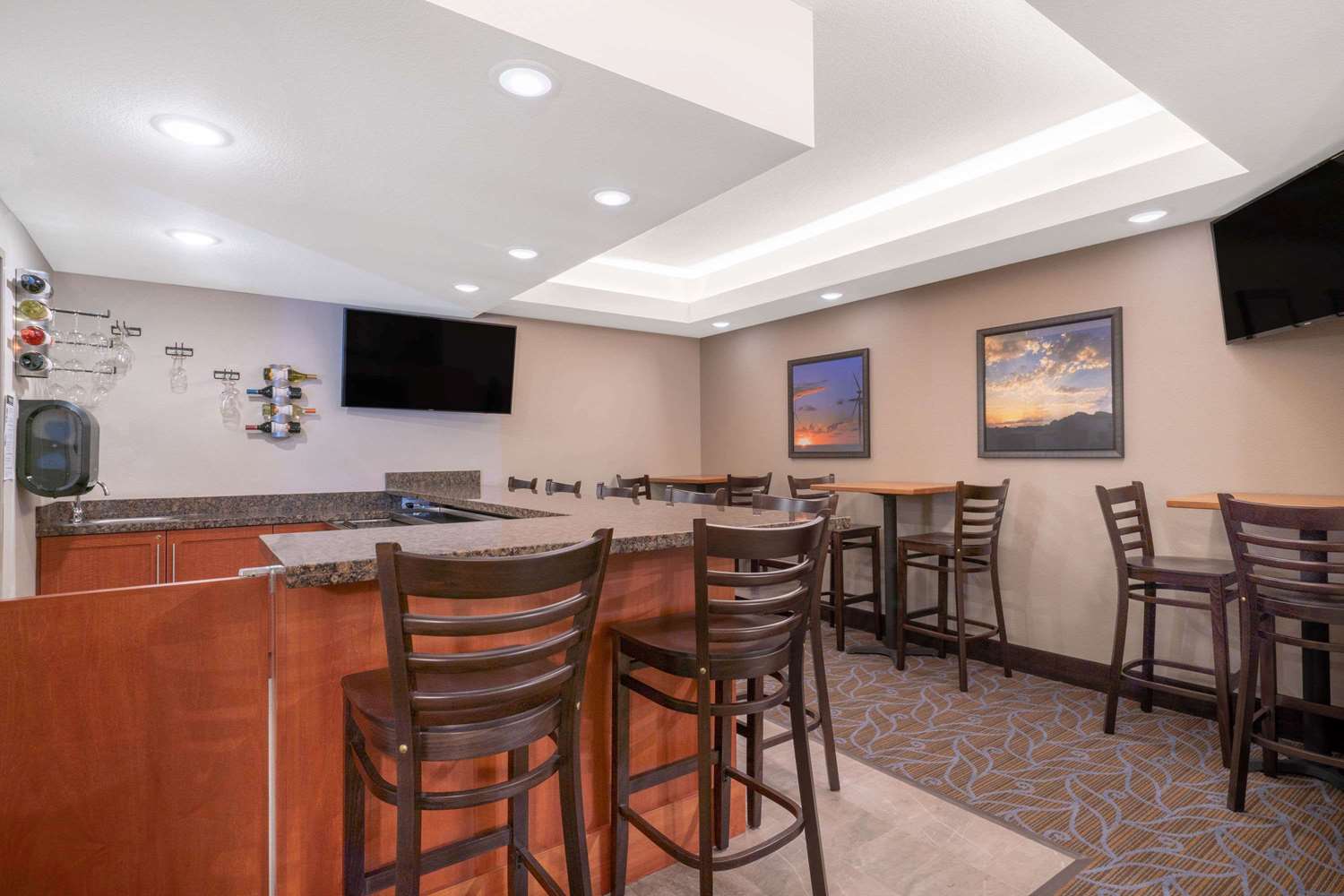 AmericInn by Wyndham Windom 16/22