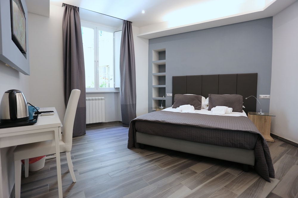 B&B Home 77 3/63
