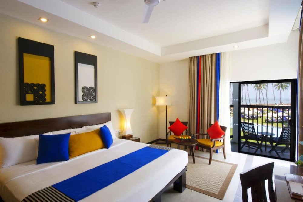 Club Hotel Dolphin 13/50