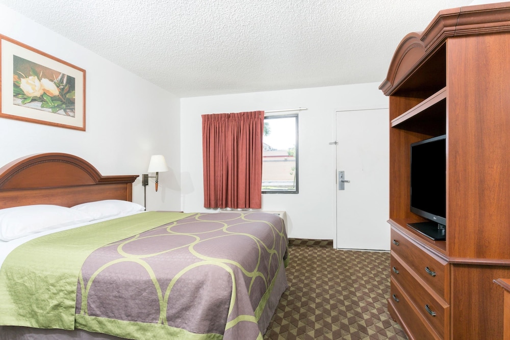Super 8 By Wyndham Riviera Beach West Palm Beach 6/20