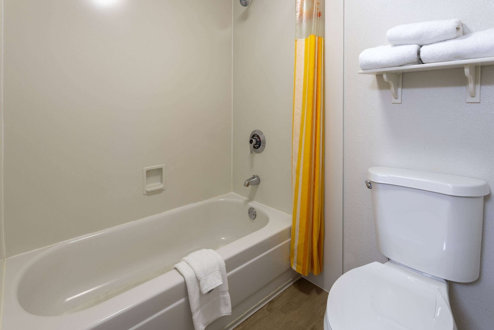جناح بسريرين كوين، La Quinta Inn & Suites by Wyndham Kingsport Tri-Cities 4/4