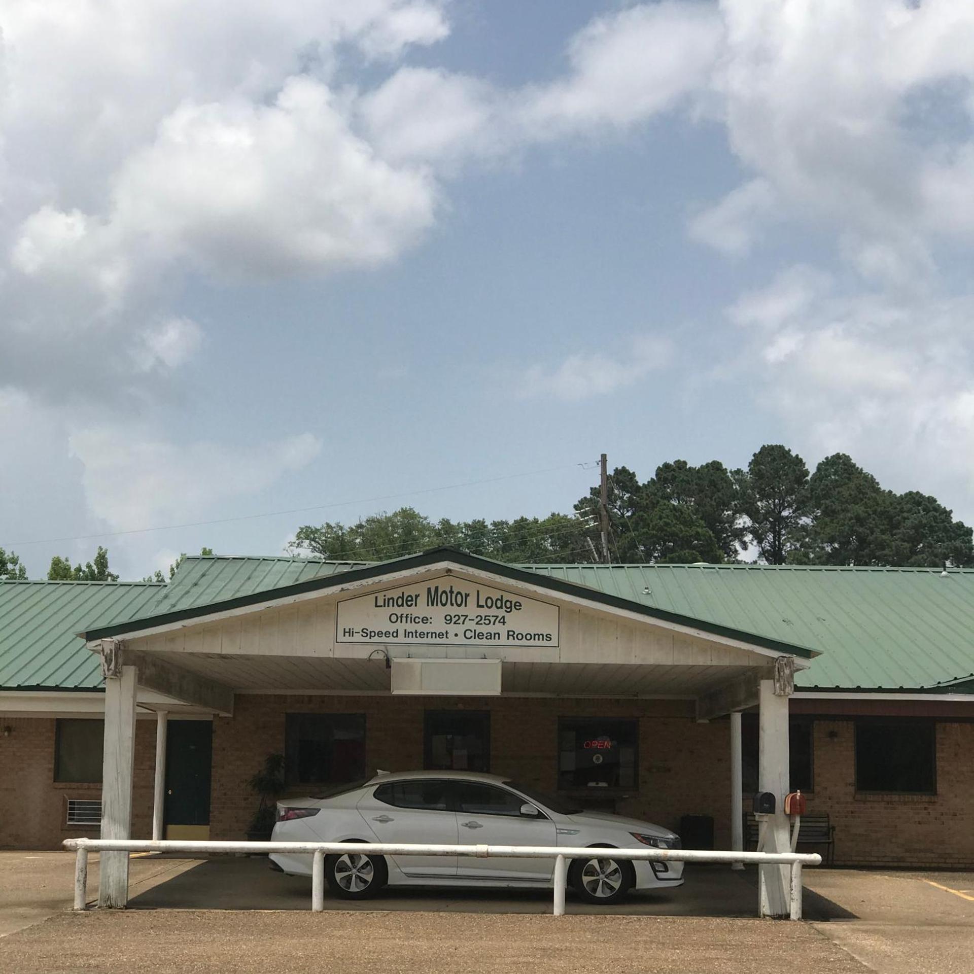 Linder Motor Lodge 1/21