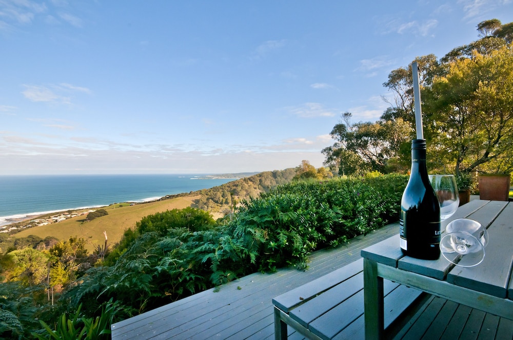 BEACON POINT OCEAN VIEW VILLAS 30/70