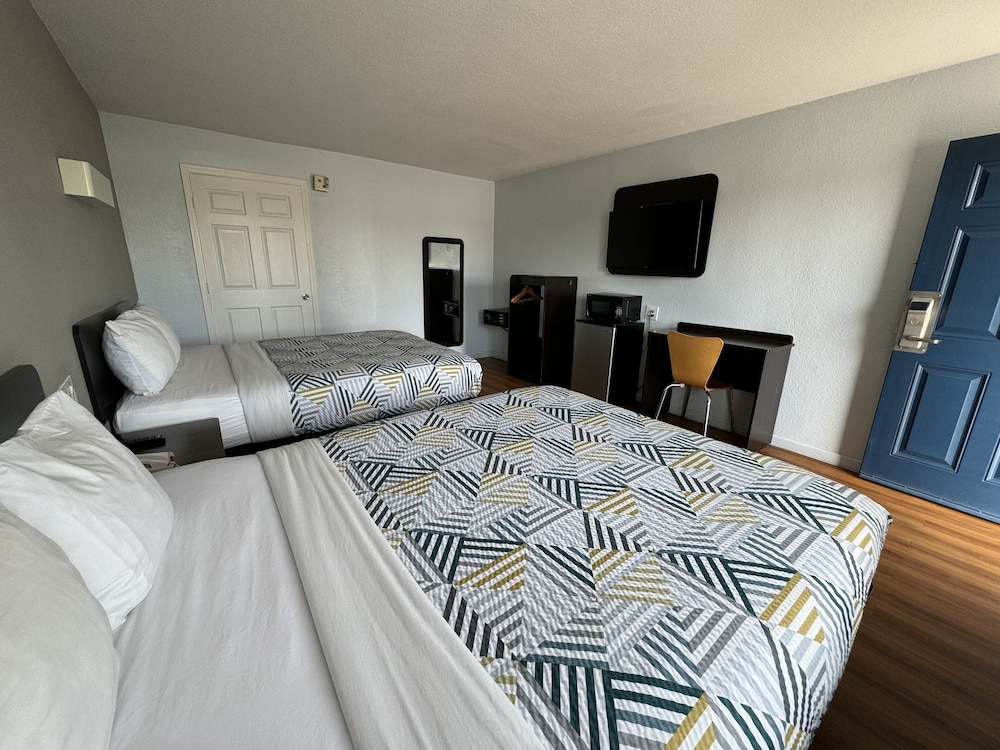 Motel6 Delano, CA 19/38