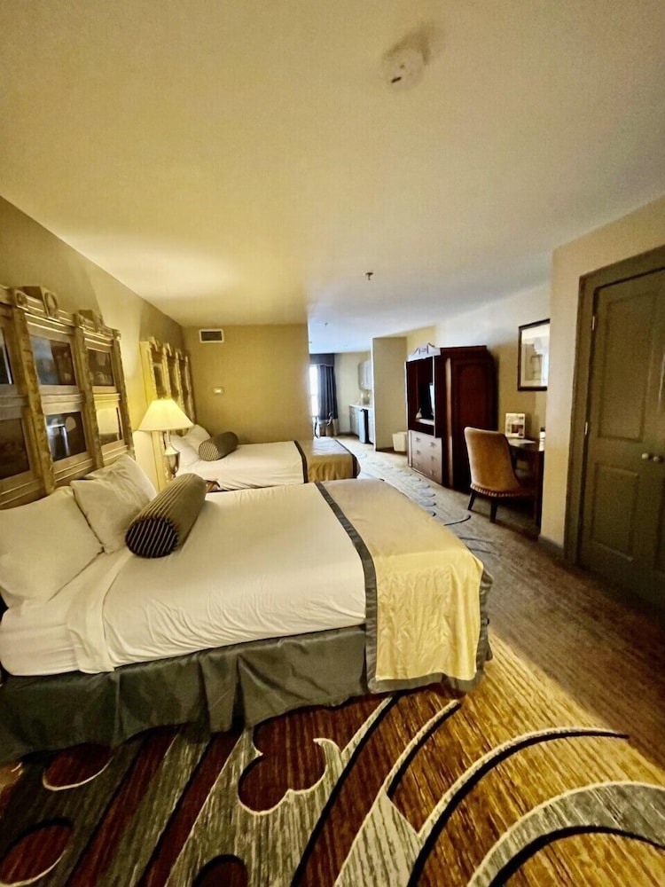 Greenville Inn Suites 36/67