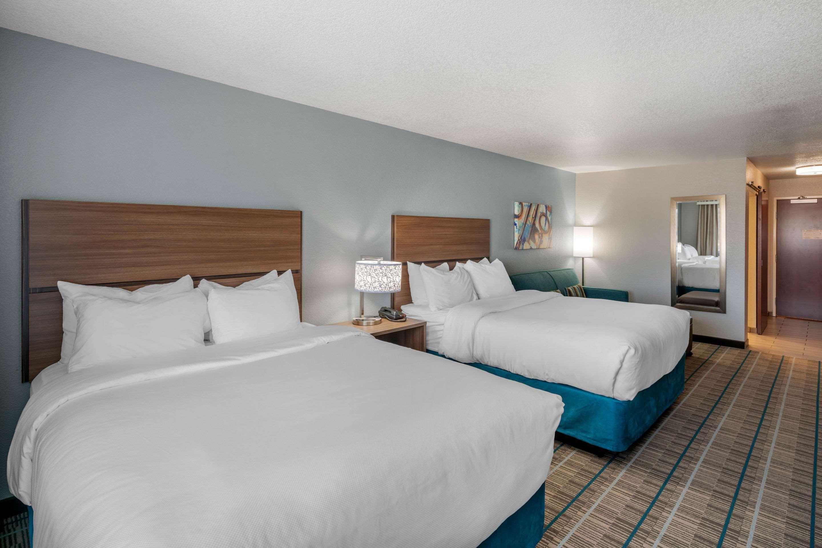 Efficiency, Suite, 2 Queen Beds