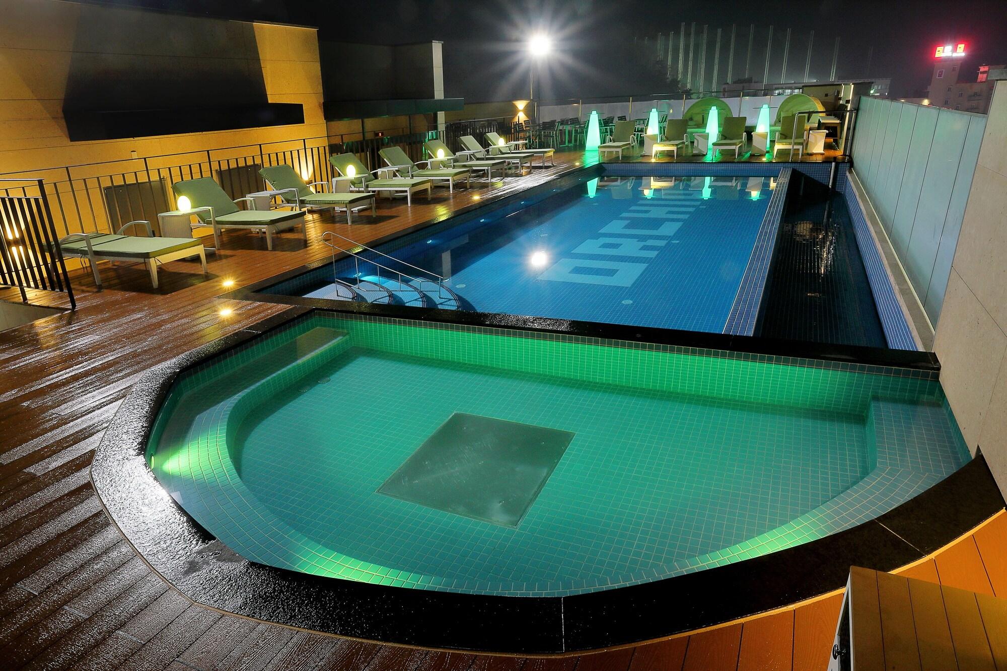 Orchid Hotel 29/50