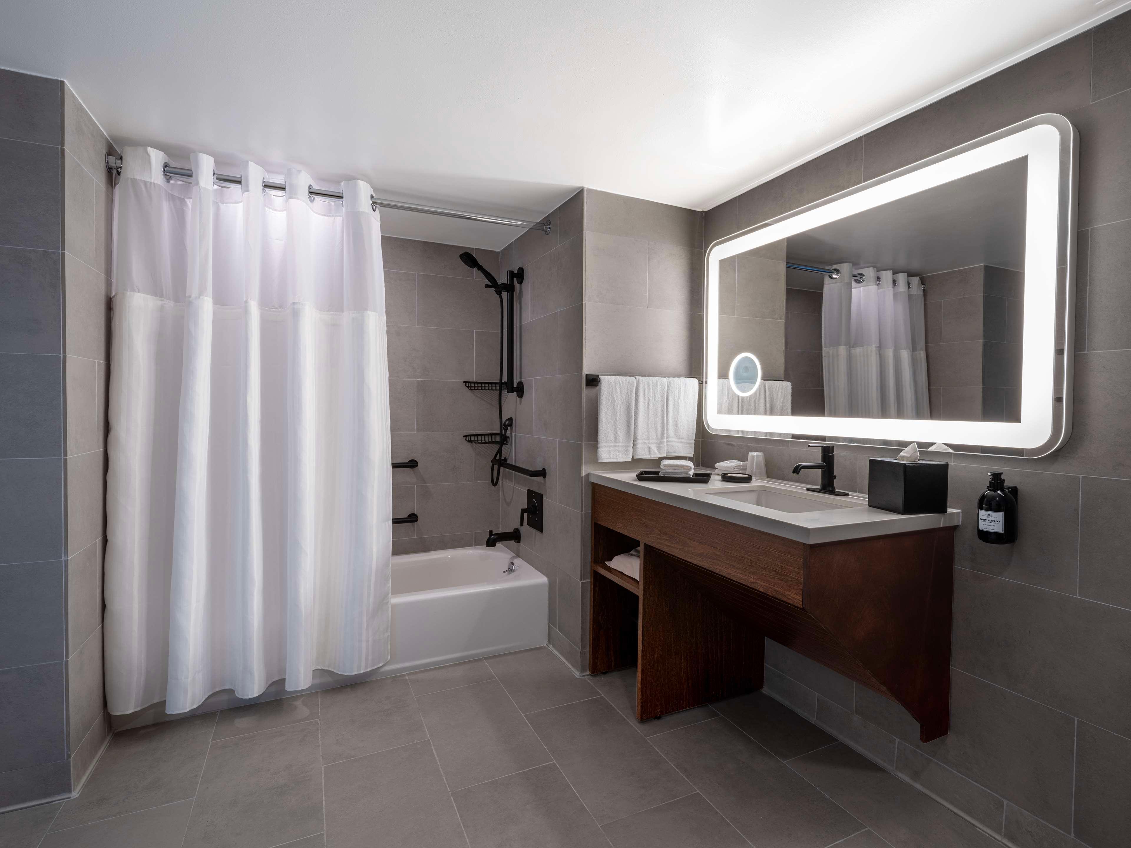 Room, King Bed, Water View, Balcony, Accessible