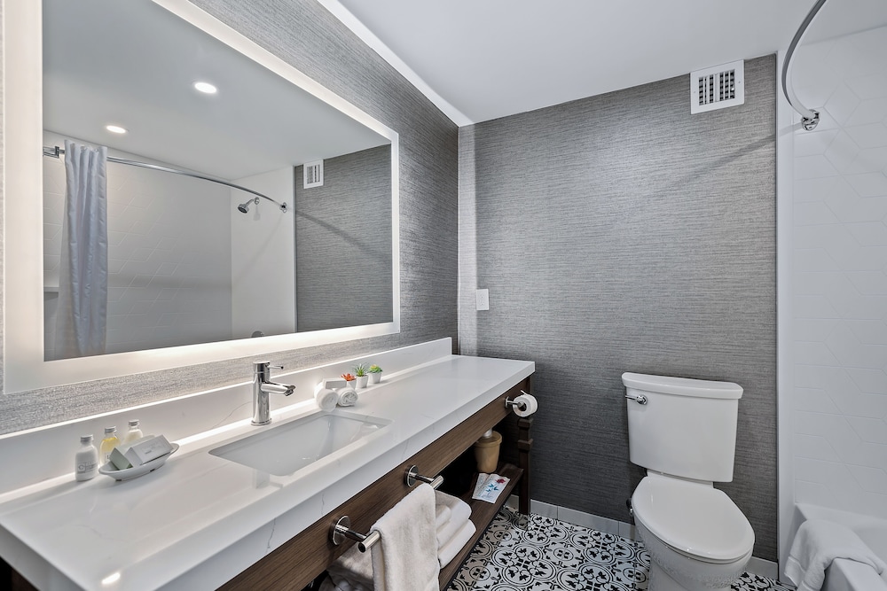 John Carver Inn & Spa 57/57