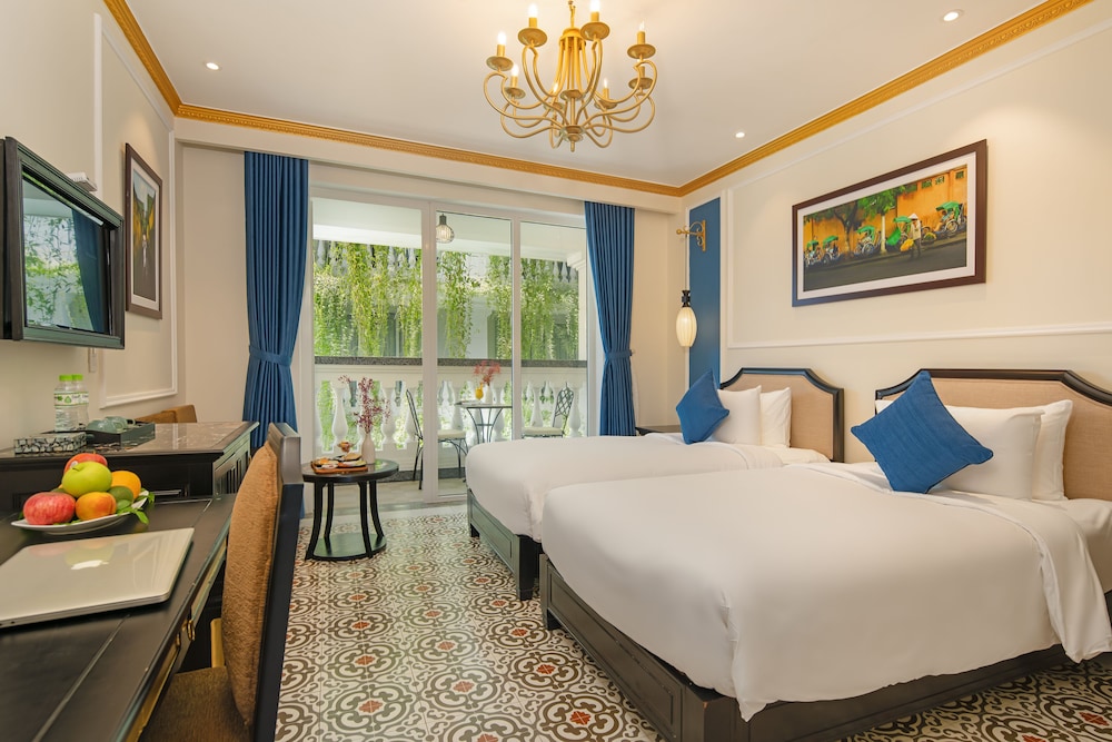 غرفة ديلوكس بسرير كينج بإطلالة على المسبح بحوض استحمام، Hoi An Blue Sky Boutique Spa 3/10