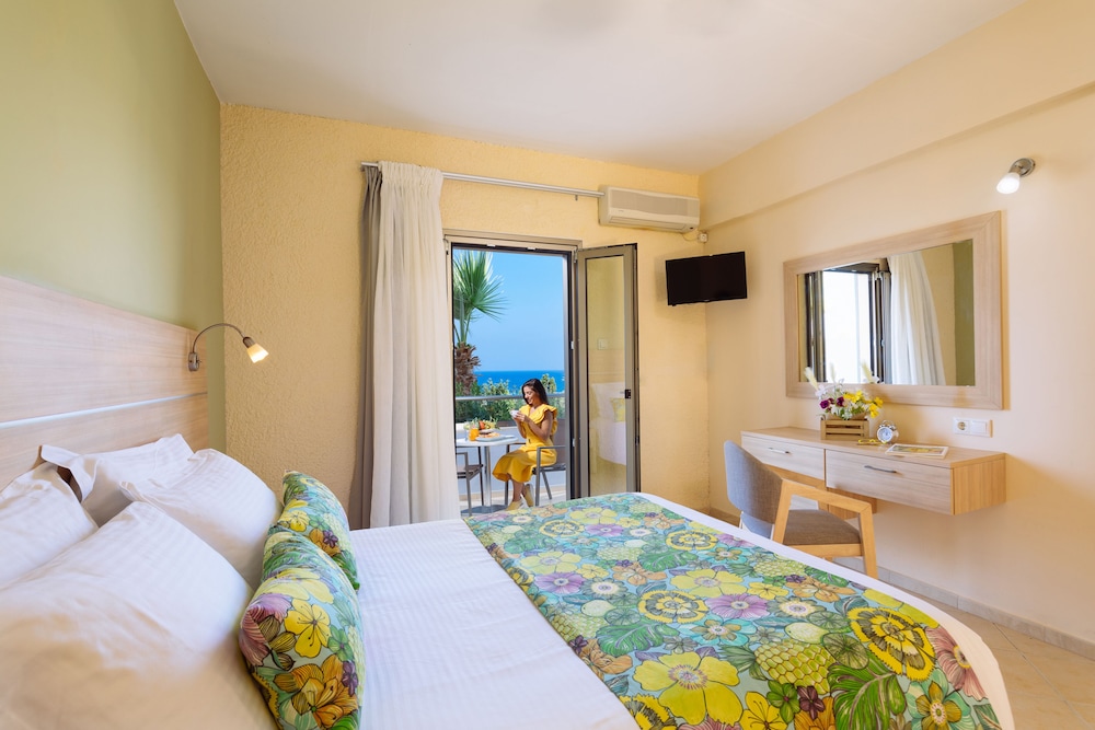 SUPERIOR, DOUBLE OR TWIN BED