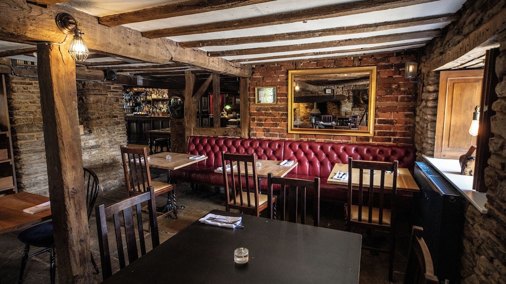 The White Horse Inn 43/62