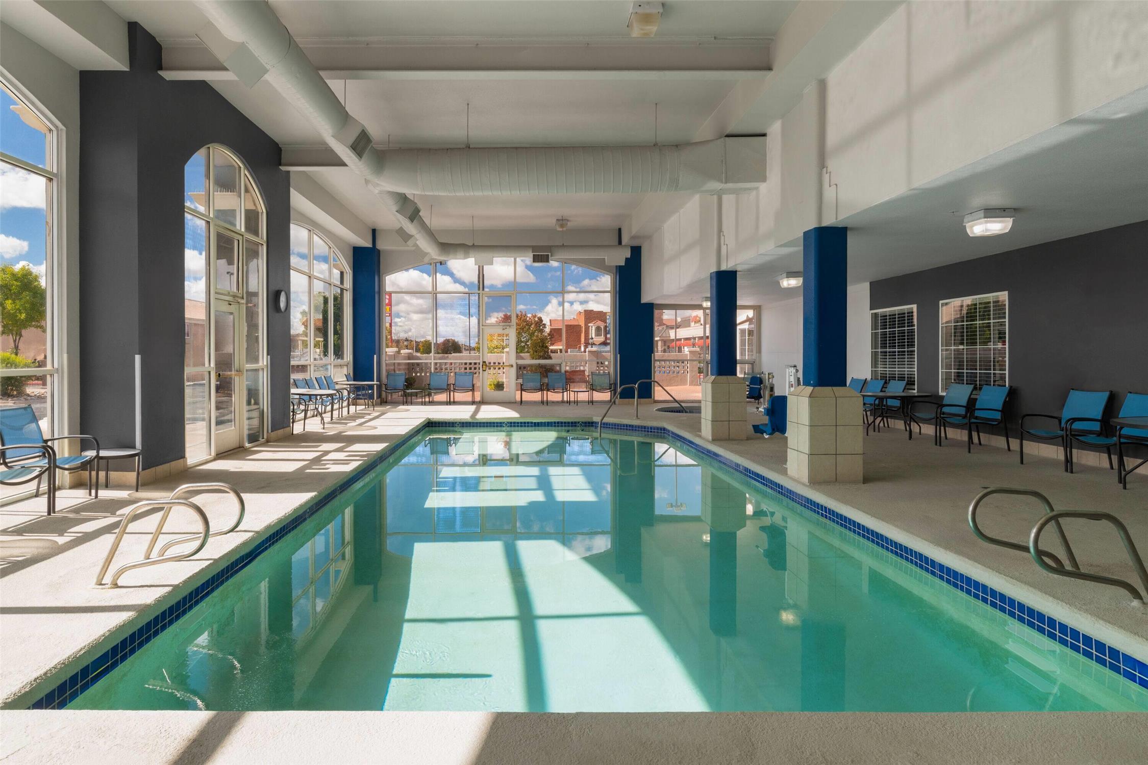La Quinta Inn & Suites by Wyndham Gallup 8/41