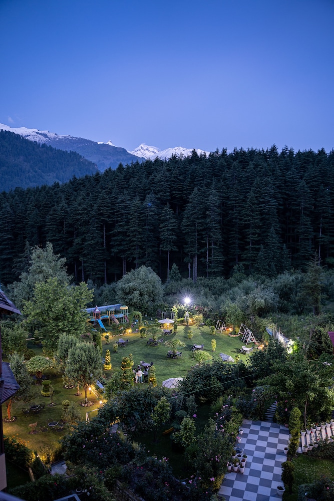 Oyo Premium Log Huts 32/34