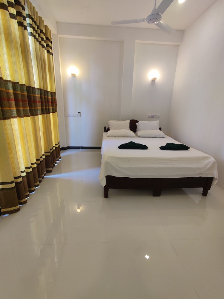 Randi Guest House - Mirissa Beach 17/51
