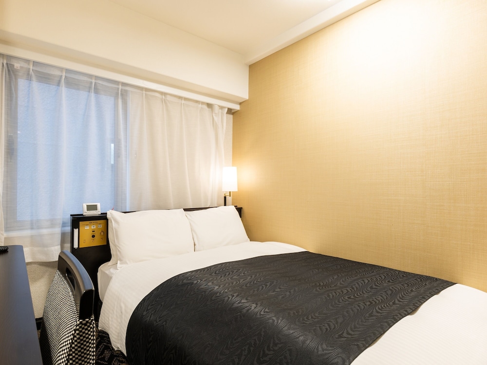 ROOM, DOUBLE BED, SMOKING