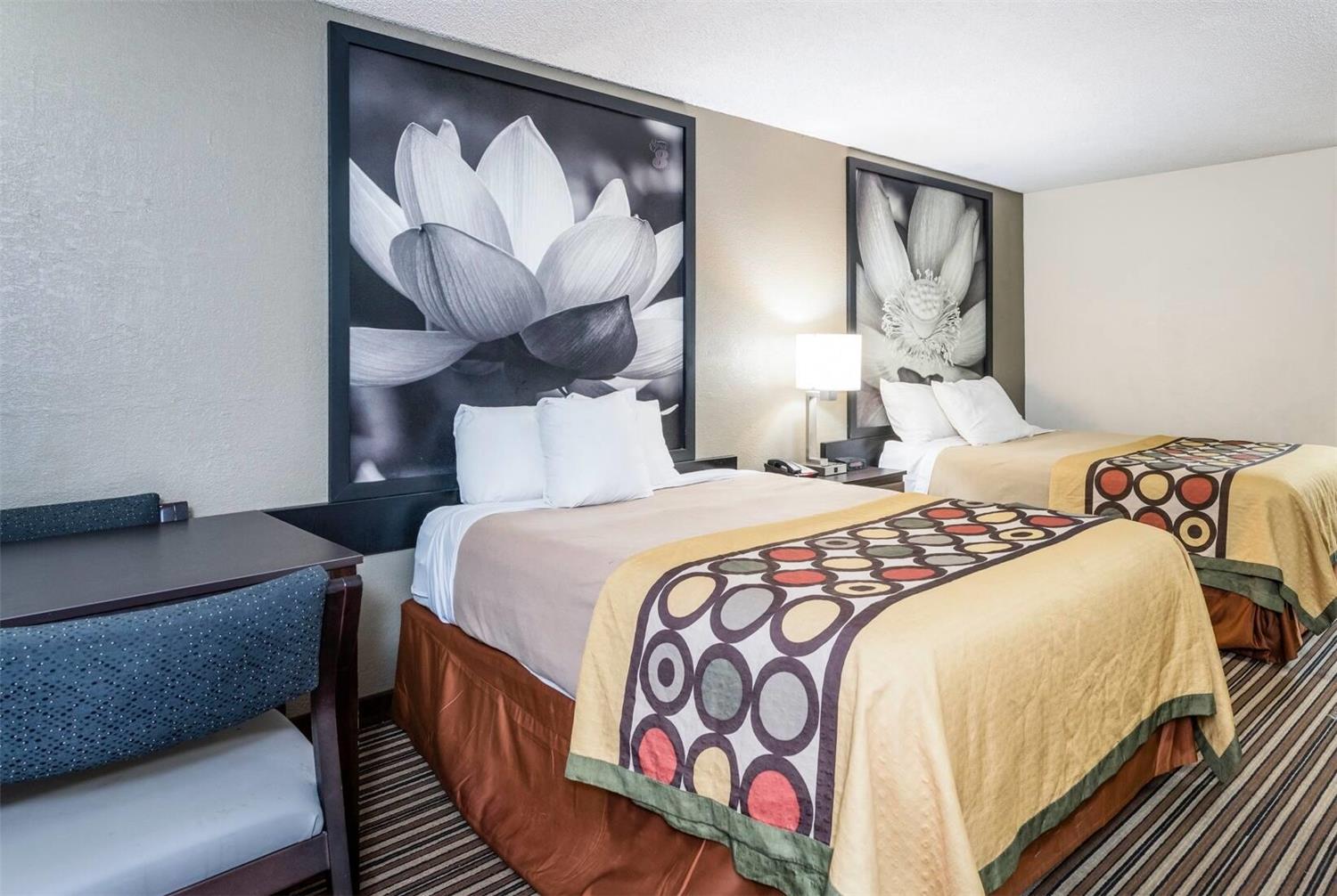 Super 8 by Wyndham Monroe 4/11