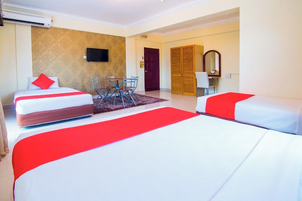 OYO 528 Andaman Sea Hotel 25/41