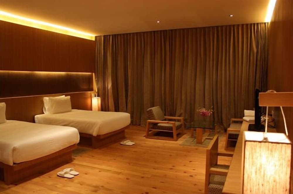 1 BEDROOM, DELUXE, DOUBLE BED