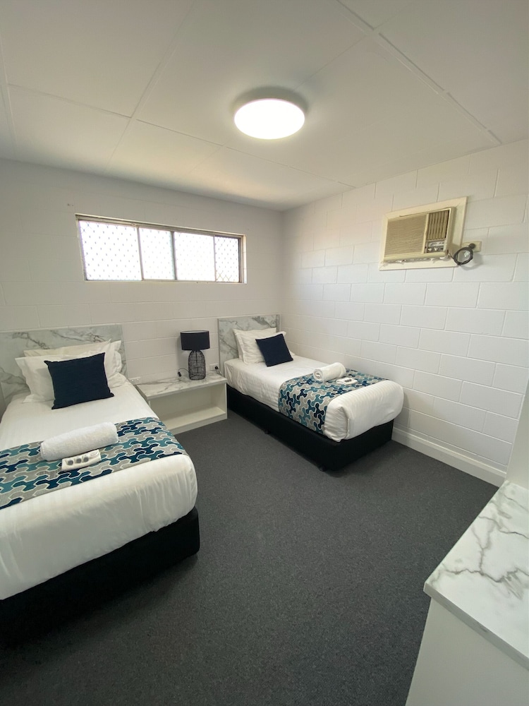 Hilltop Motel 24/60
