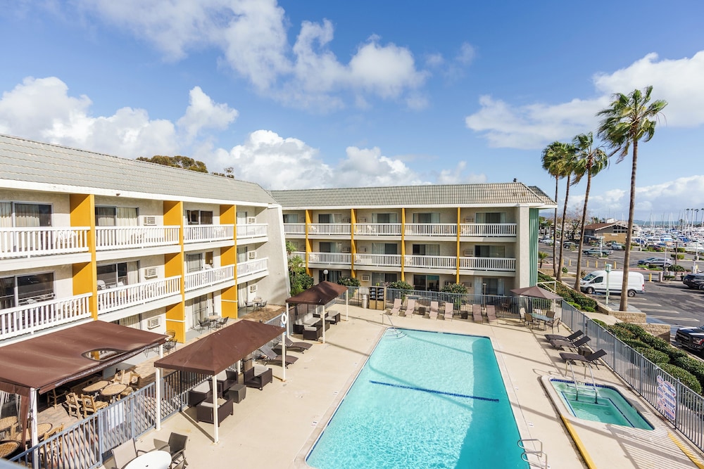 Dana Point Marina Inn 5/51