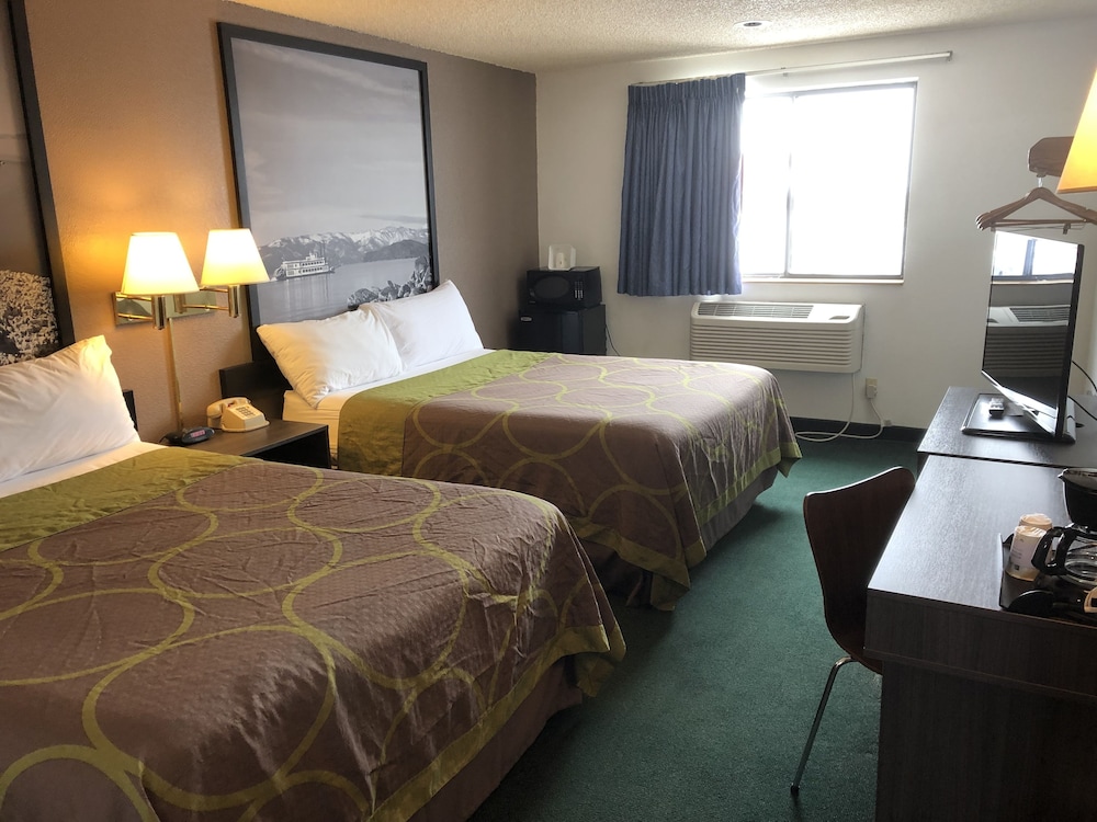 Super 8 by Wyndham Winnemucca NV 12/24