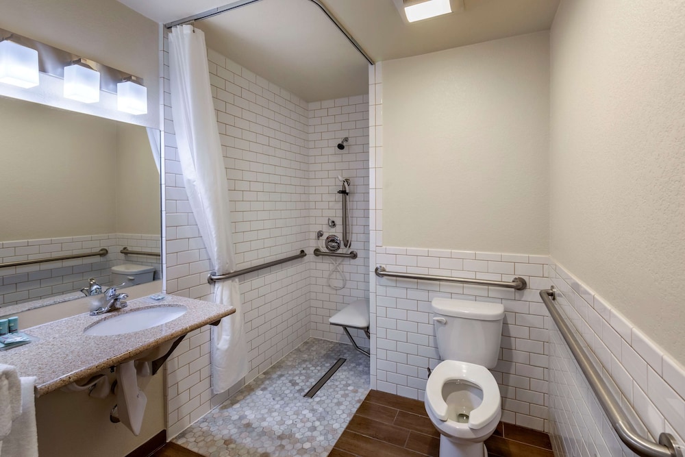 Best Western Town & Country Lodge 16/58