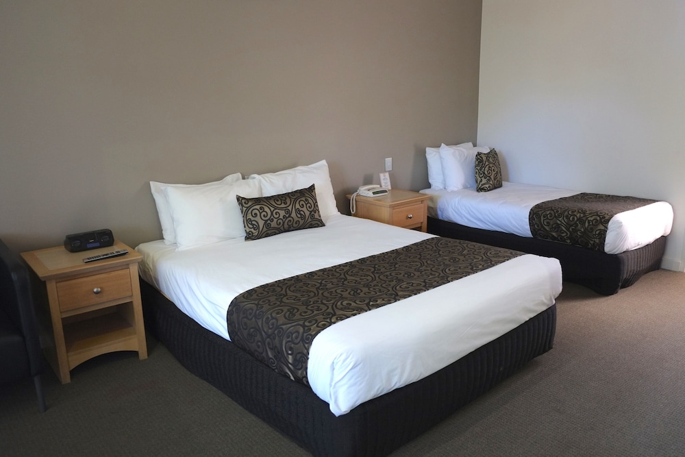 Berri Hotel 32/63