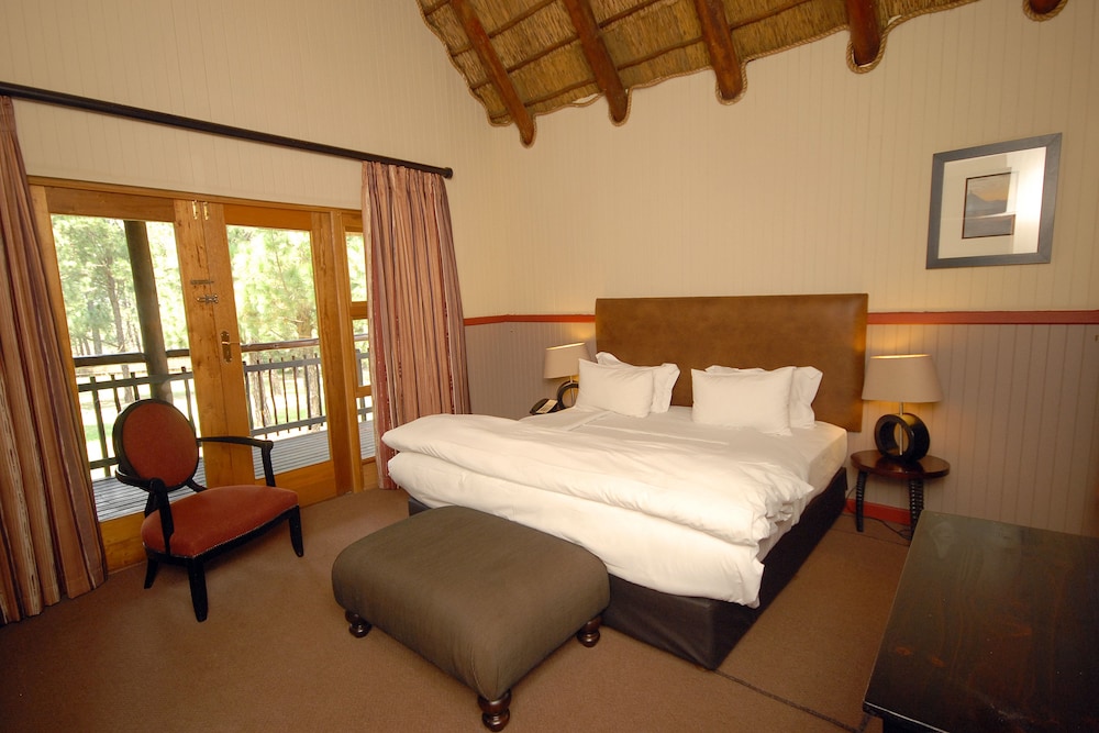 Lodge, Queen Bed