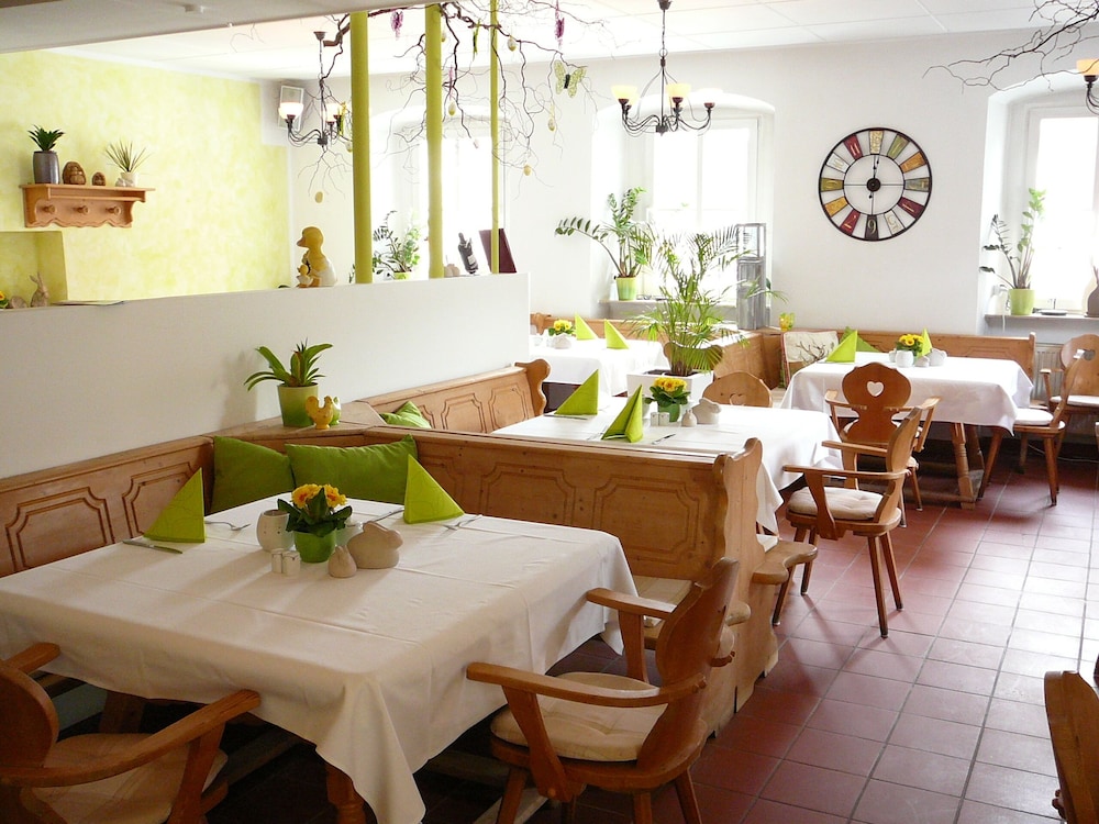 Hotel Erbgericht Krippen 29/50