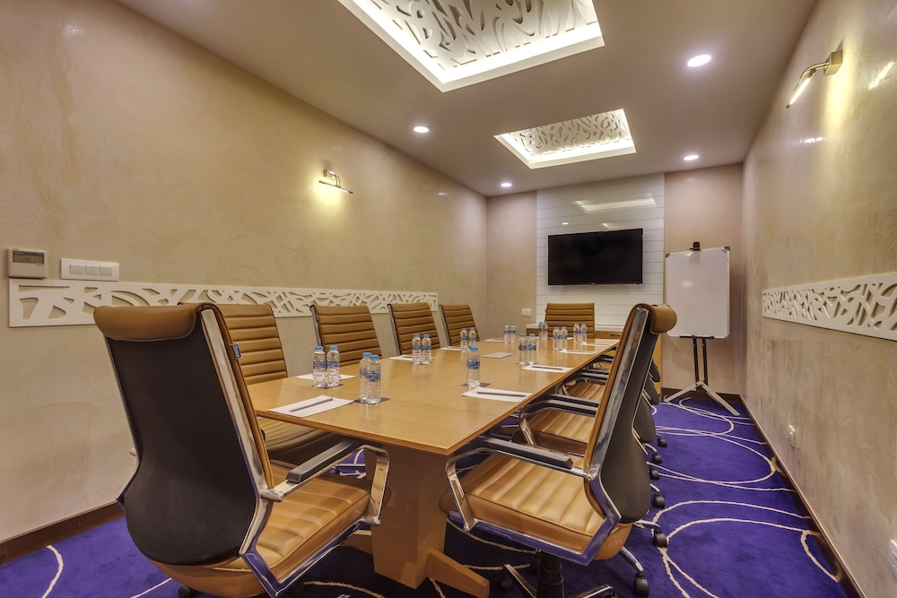 Golden Tulip New Delhi - Hari Nagar 30/38