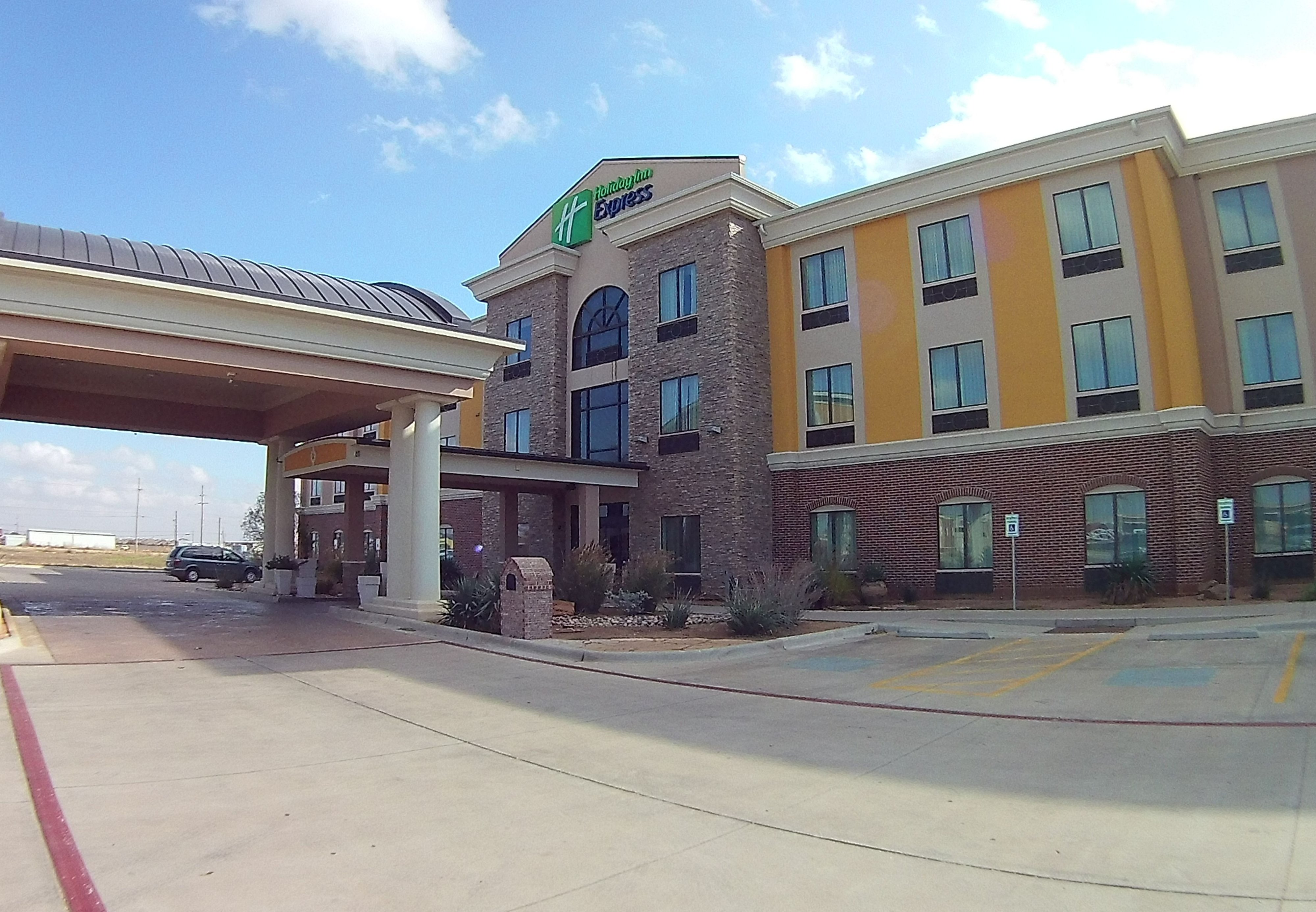 Holiday Inn Express & Suites Lubbock Southwest - Wolfforth 50/50