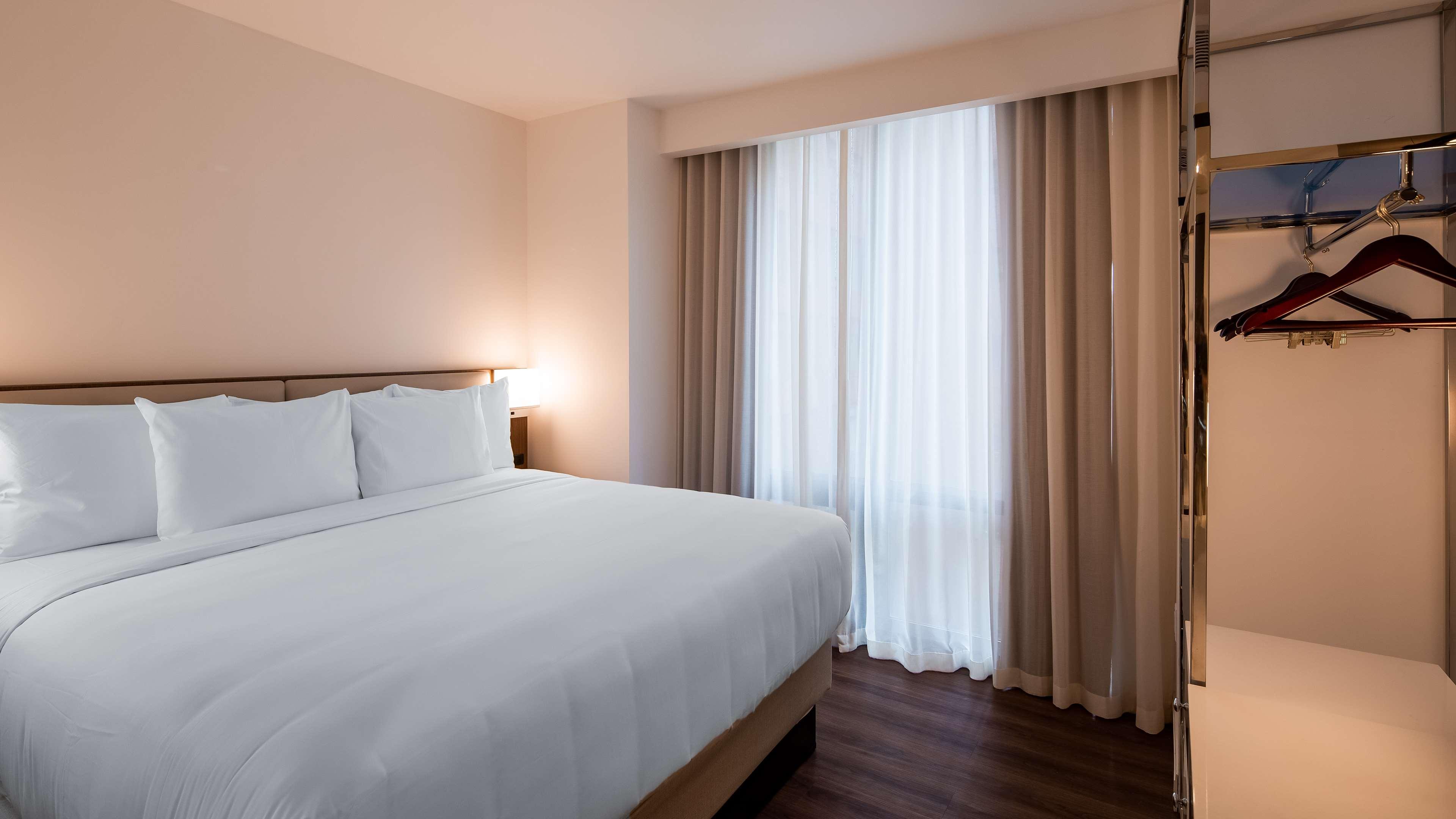 غرفة متصلة كبيرة بسرير كينج لذوي الإعاقة، Best Western Premier Empire State Hotel 8/10