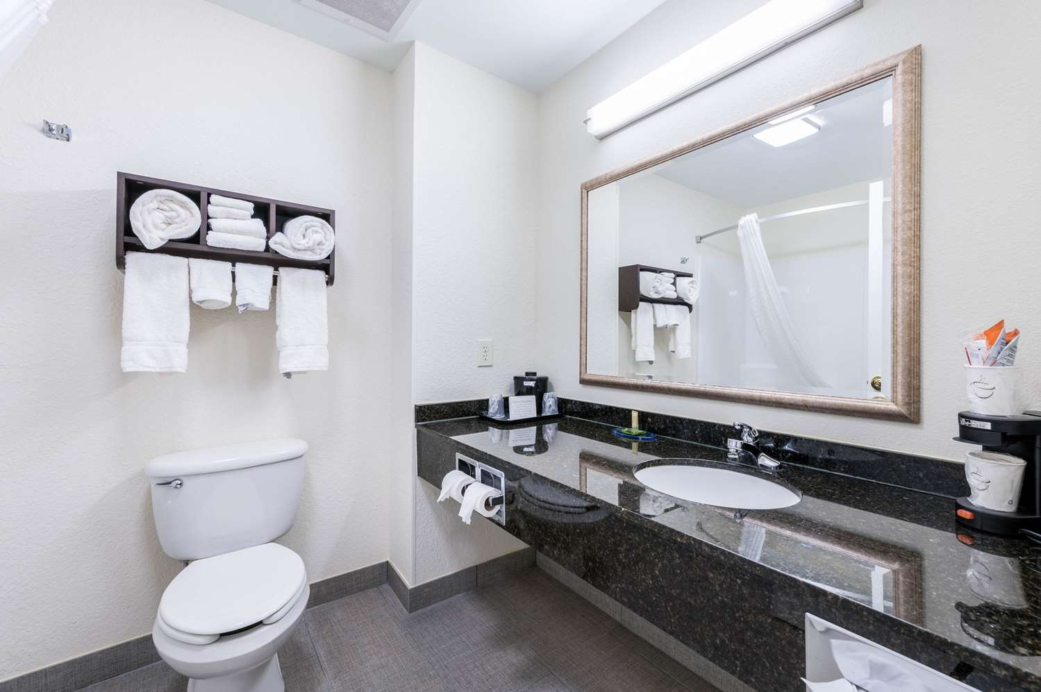 Efficiency, Suite, 2 Queen Beds، Clarion Pointe Madison-Huntsville 3/3