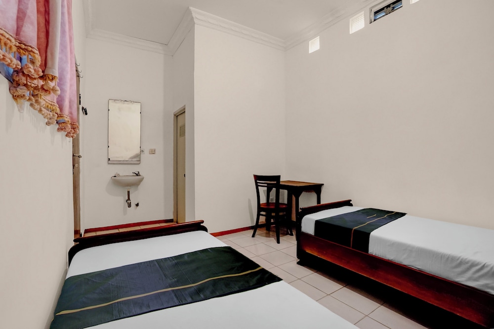 Hotel O near Alun Alun formerly Embun Pagi Hotel & Villa Resort 27/41