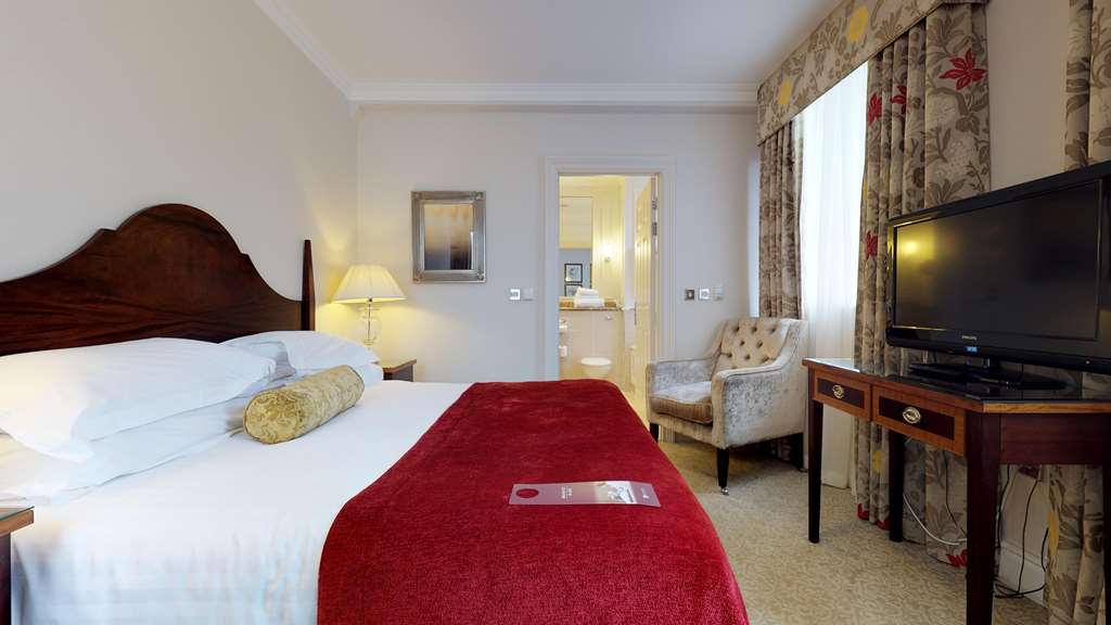 Courtyard, Suite