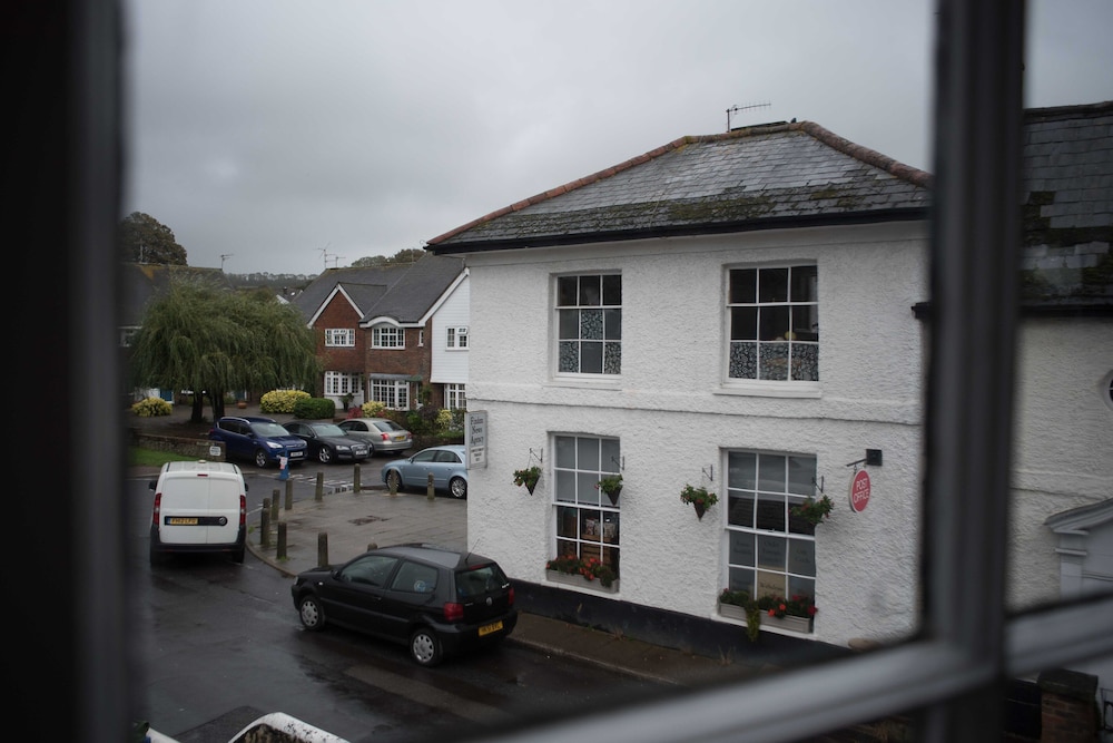 Village House Hotel - Inn 7/31
