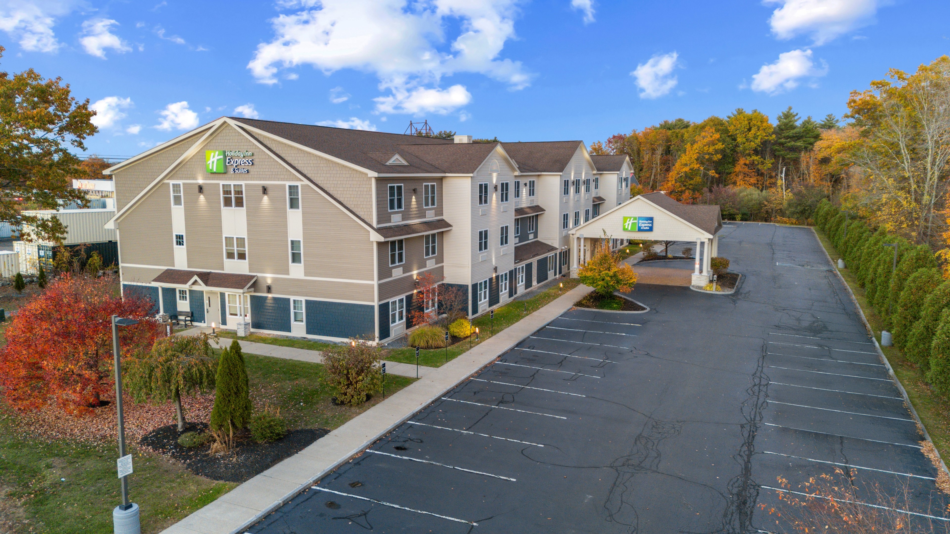 Holiday Inn Express Hotel Suites Hampton South Seabrook 75/78