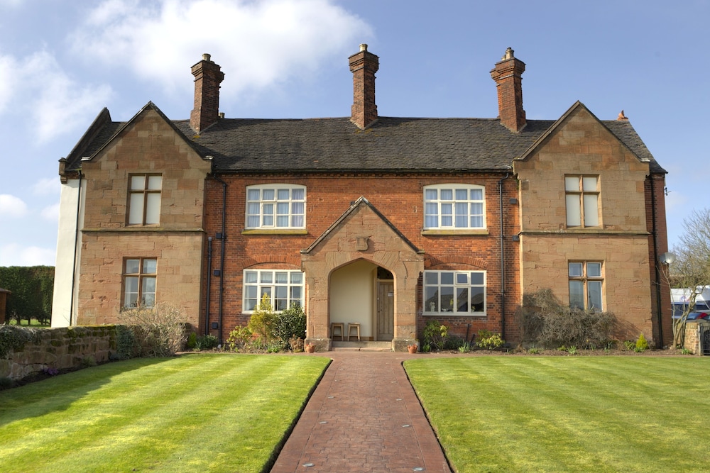 Old Hall House 45/49